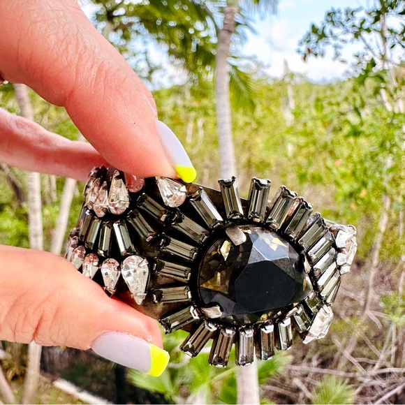 Dannijo Valentina Silvertone Multi-Crystal Cuff NWT - Picture 12 of 17